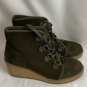 Women’s Merona Army Green Wedge Lace Up Boots Size 11